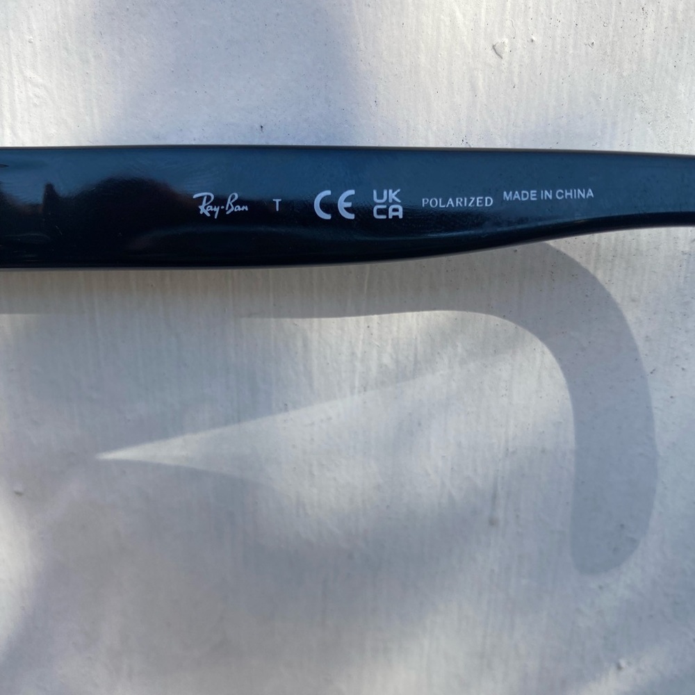 Ray-Ban Glossy Black Sunglasses pueden ser de mujer o de hombre - Picture 9 of 10